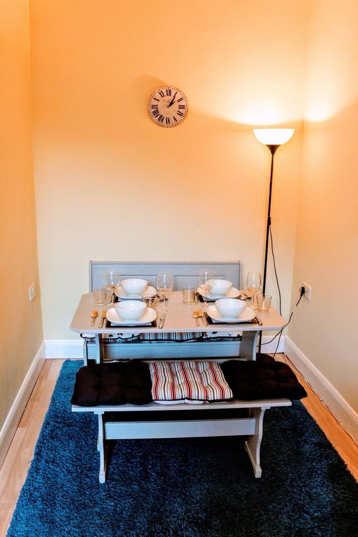 2 Bedroom Flat In Centre