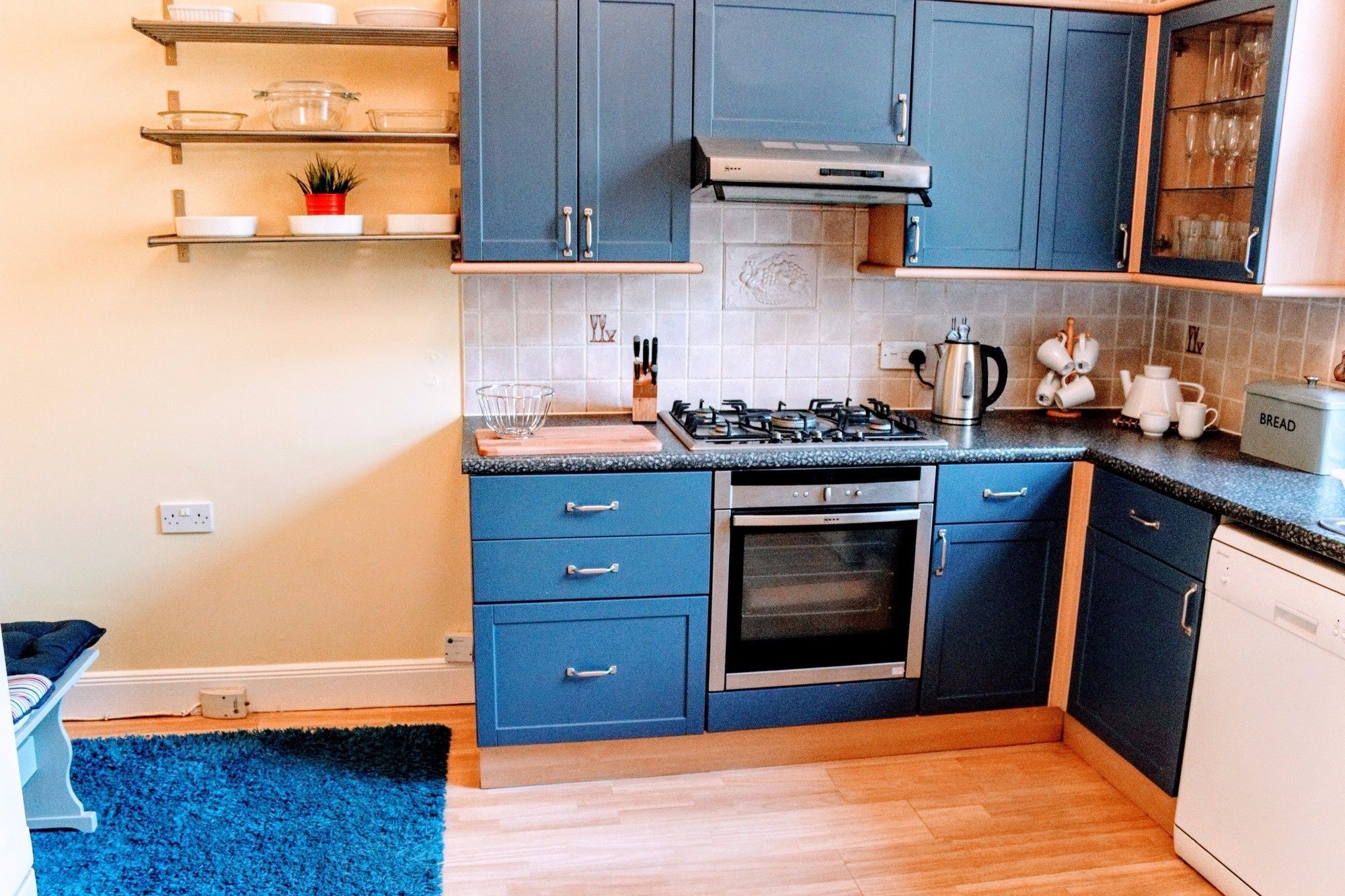 2 Bedroom Flat In Centre *