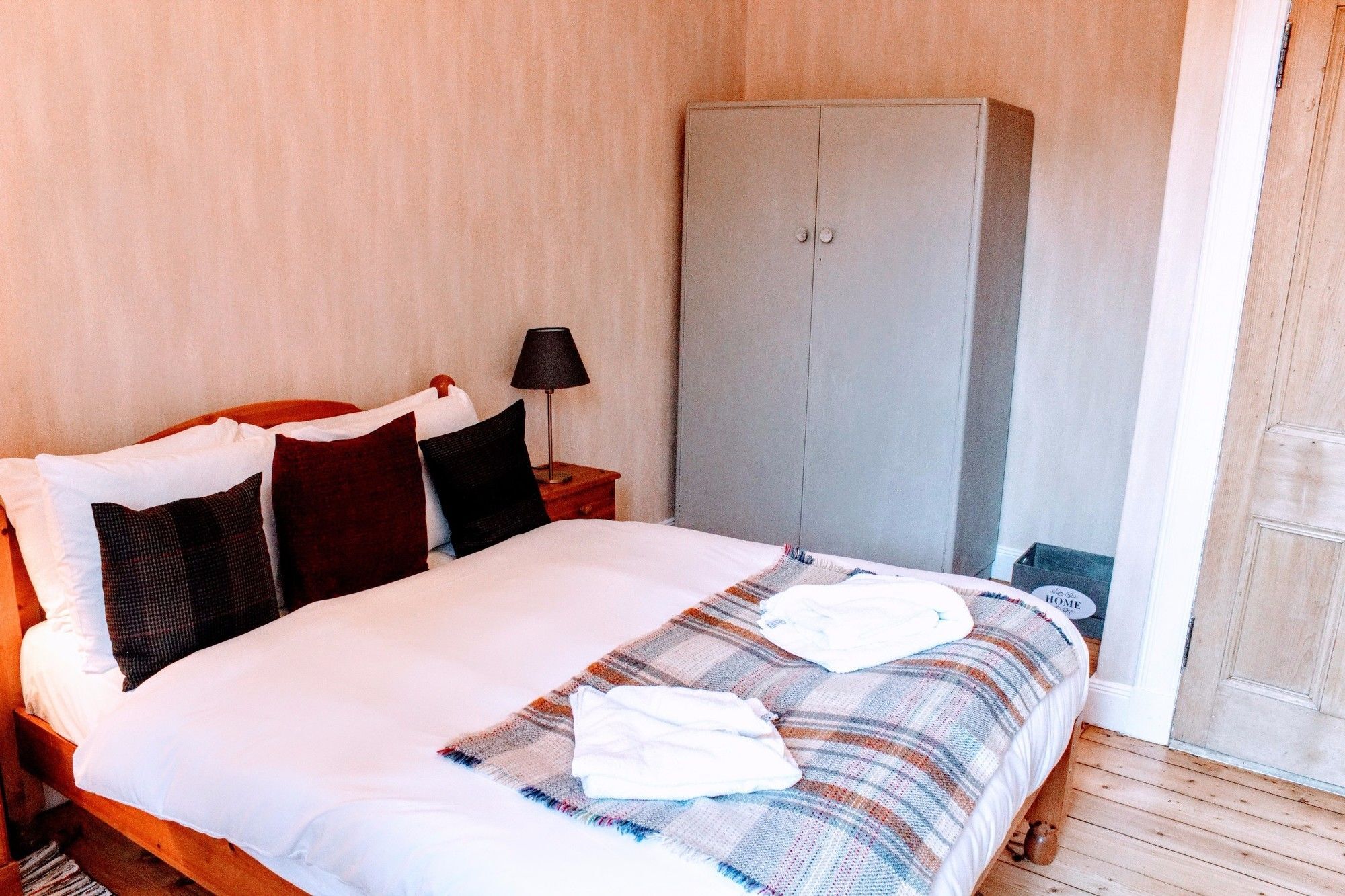 2 Bedroom Flat In Centre *