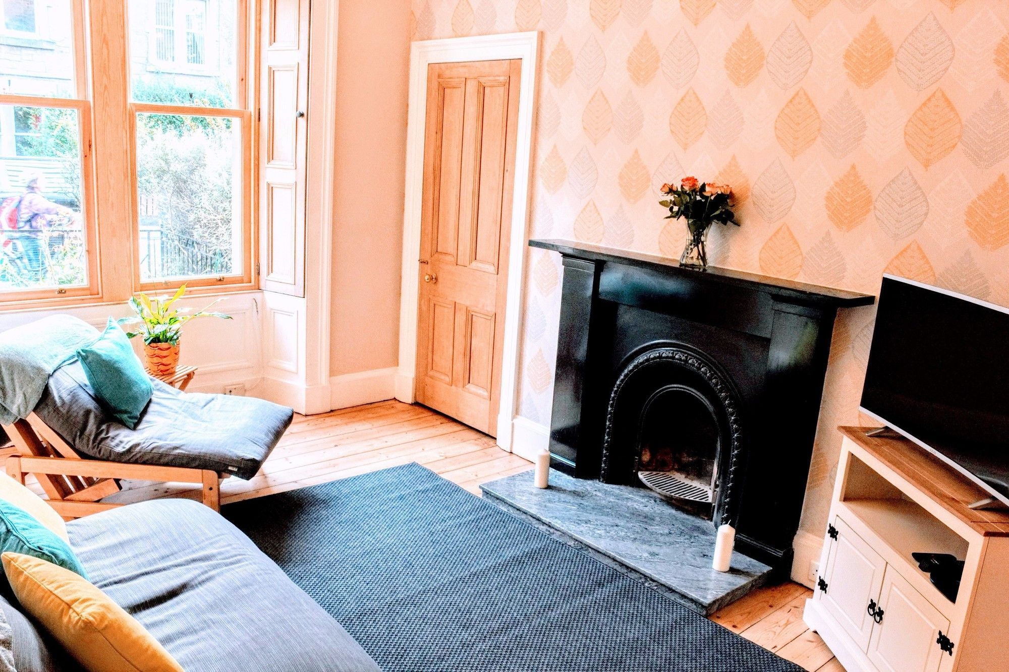 2 Bedroom Flat In Centre *