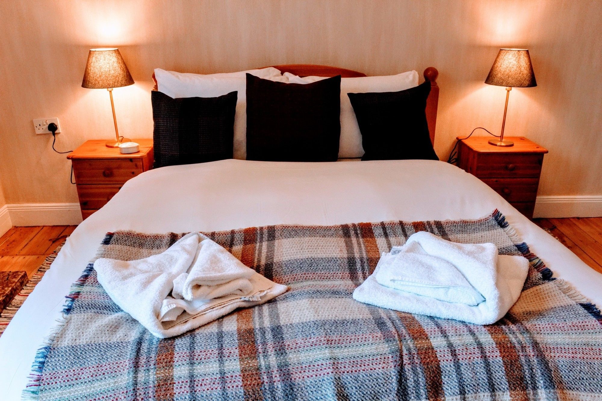 2 Bedroom Flat In Centre Edinburgh